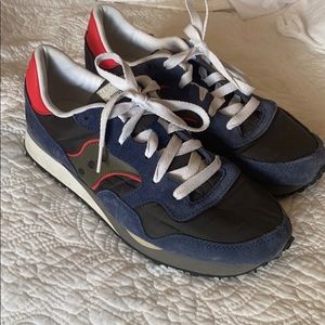 Women’s Saucony DMX trainer EUC 9.5